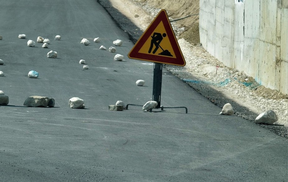 Auf mehreren Abschnitten braucht es auf Südtirols Straßen Eingriffe für mehr Sicherheit. Die Landesregierung hat dafür Gelder aus dem Reservefonds bereitgestellt. (Foto: Pixabay)