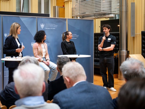 Matteo Bianchi (rechts) gab persönliche Einblicke in seine Karriere. (Foto: LPA/Fabio Brucculeri)