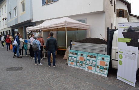 Informationen am Kompostieren gab es am Wochenende beim Informationsstand des Landesamts für Abfallwirtschaft. (Foto: LPA)