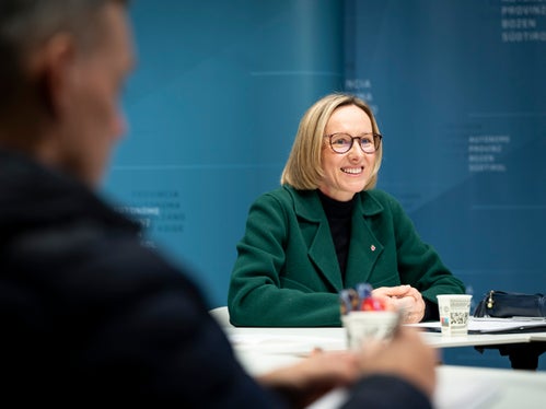 Occorre garantire uno stipendio adeguato al costo della vita dei dipendenti pubblici ed arrivare a definire un nuovo modello salariale, ha affermato l'assessora Magdalena Amhof (Foto: USP/Fabio Brucculeri)