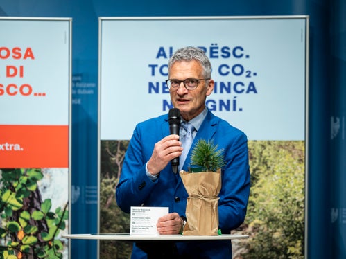Wir haben viel Wald, wir brauchen einen intakten Wald: Landesforstdirektor Günther Unterthiner zum Auftakt der Kampagne Waldatem - respiro del bosco - fla dl bosch (Foto: LPA/Fabio Brucculeri)