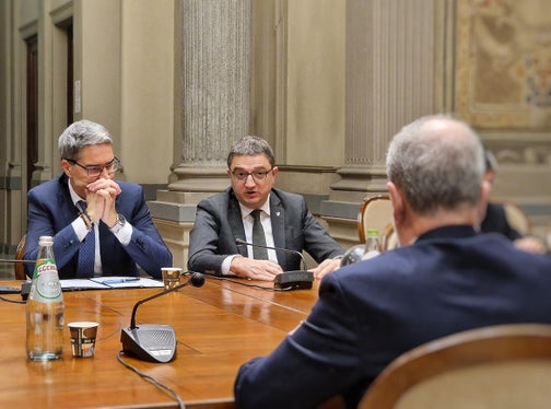 Die Landeshauptleute der Länder Südtirol und Trentino, (v.l.) Arno Kompatscher und Maurizio Fugatti beim Autonomie-Treffen mit Roberto Calderoli (Foto: Presseamt Trentino)