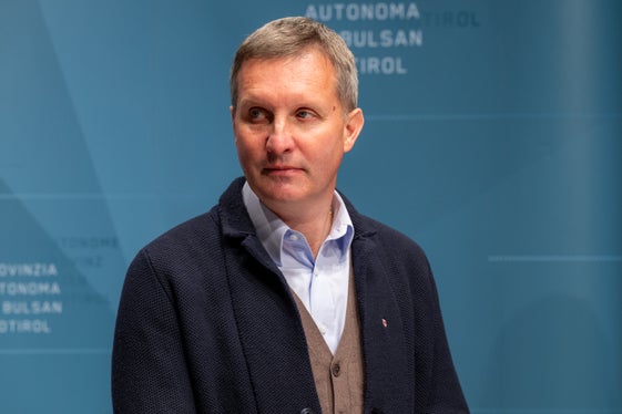 Forstwirtschaftslandesrat Luis Walcher: Um die Gesundheit und Vitalität des Waldes zu bewahren, ist eine nachhaltige und fachgerechte Bewirtschaftung unerlässlich. (Foto: LPA/Manuela Tessaro)