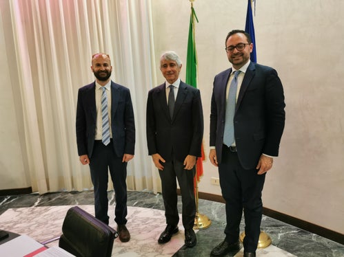 Claudio Andolfo (1. von links), Direktor des Amts für Jugendarbeit, begleitete Landesrat Marco Galateo gesternzum Treffen mit Minister Andrea Abodi in Rom (Foto: LPA/Amt für Jugendarbeit)