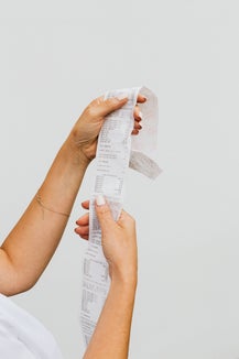 Landesregierung, Landesagentur für Gewerkschaftsbeziehungen und Gewerkschaften haben am 27. August im Palais Widmann eine grundsätzliche Einigung für eine begleitende Inflationsanpassung getroffen. (Foto: www.pexels.com Das Foto darf nur im Zusammenhang mit dieser Pressemitteilung verwendet werden)