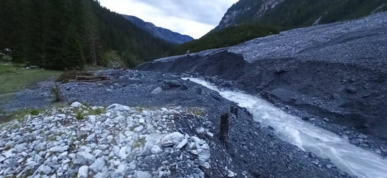 Il 18 agosto l'Ufficio sistemazione bacini montani Ovest ha sgombrato dai detriti il letto del rio Vedretta di Trafoi a Stelvio (Foto: ASP/Ufficio sistemazione bacini montani Ovest)