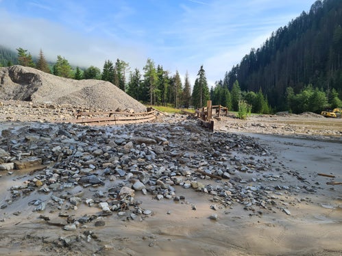 I vigili del fuoco sono stati allertati poco dopo le 20 e immediatamente si sono recati sul posto, guidati dal caposquadra Tobias Obwegs. (Foto: USP/Ufficio Sistemazione bacini montani est)