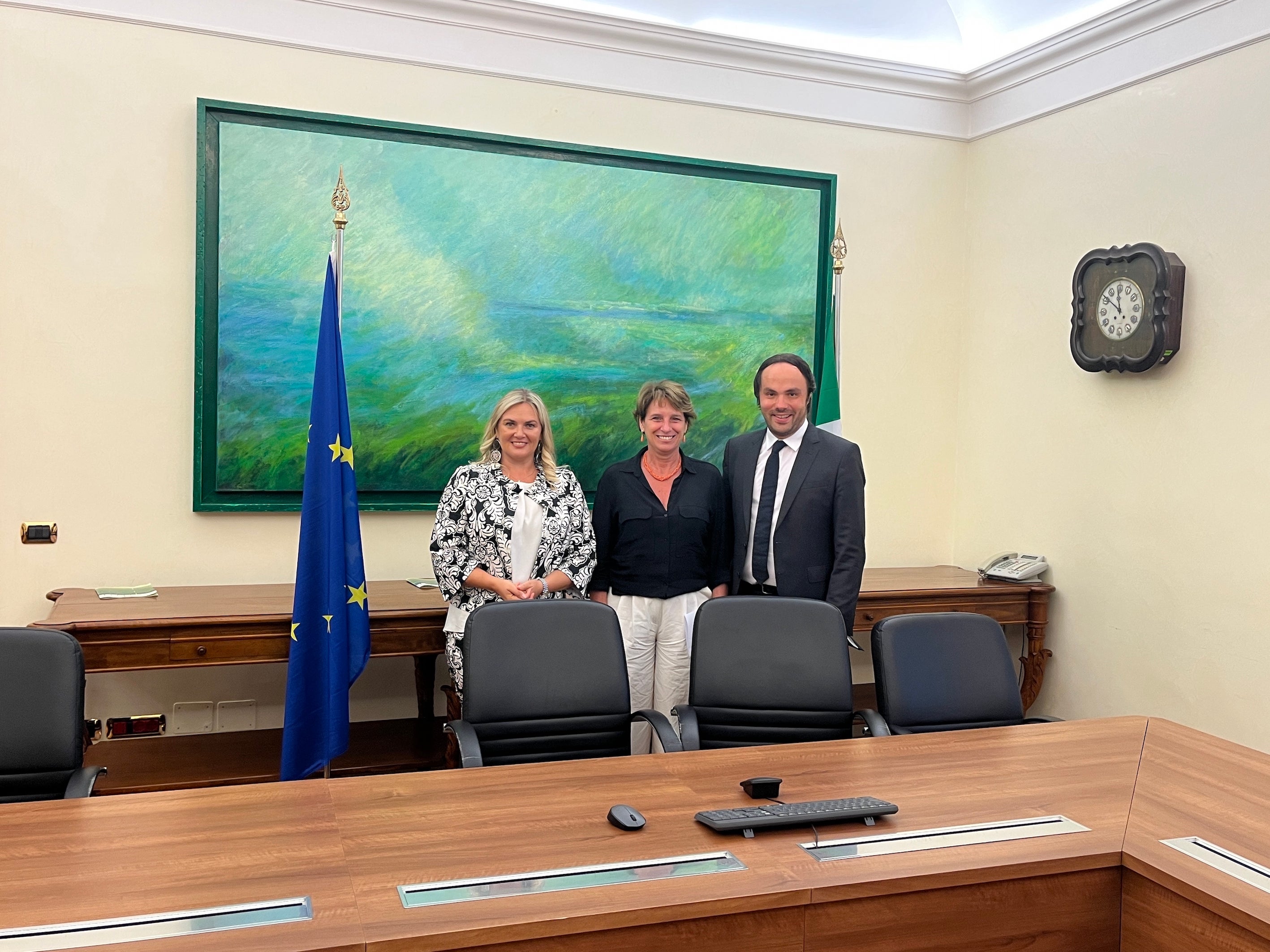 L'assessore provinciale Philipp Achammer ha incontrato oggi a Roma la ministra per l'Università e la Ricerca, Maria Cristina Messa (al centro). All'incontro era presente anche la deputata SVP Renate Gebhard (Foto ASP/René Ploner)