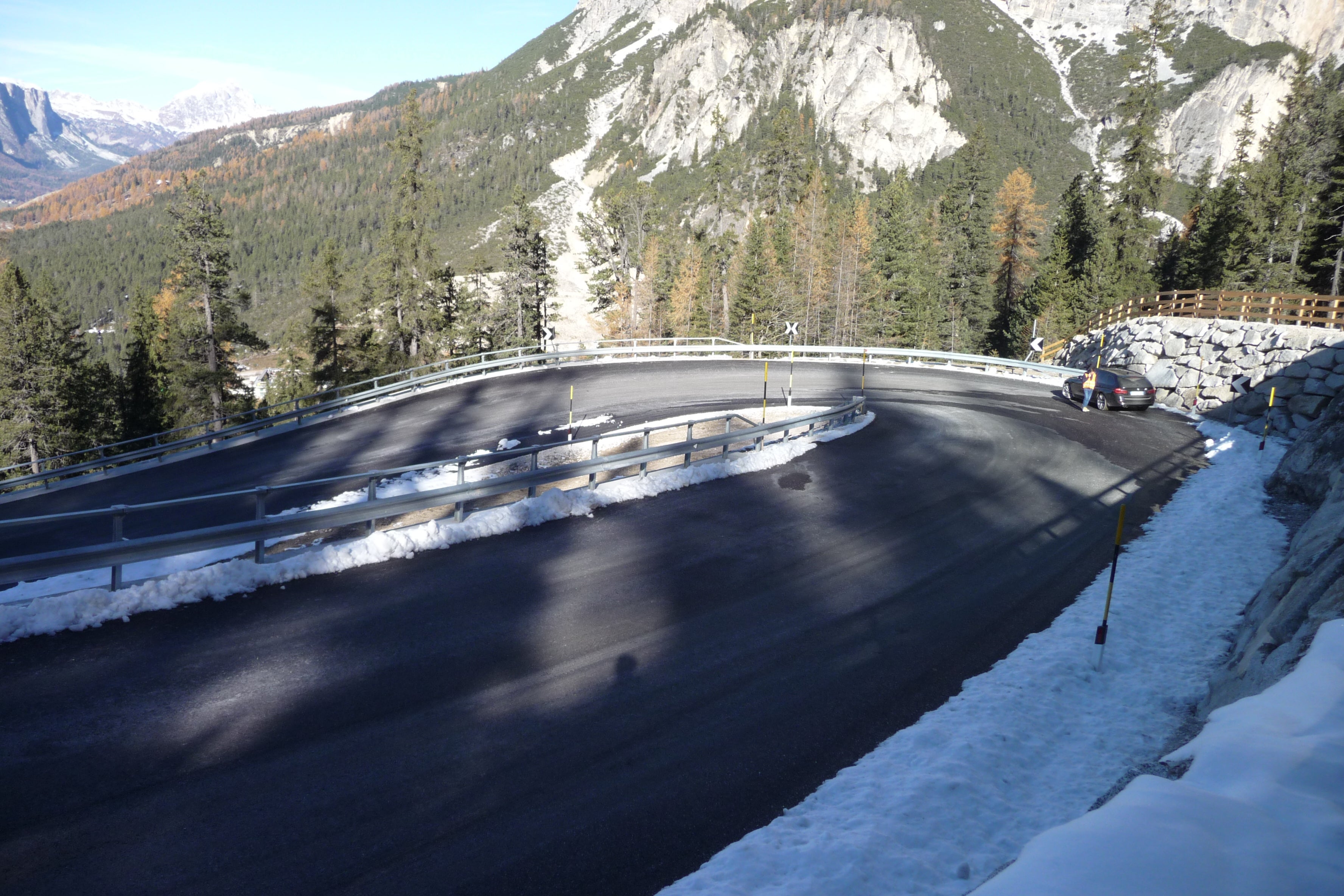  La strada provinciale SP 37, arteria che collega San Cassiano al Passo&nbsp;Valparola, sarà riaperta al traffico a doppio senso di marcia nella serata di mercoledì 19 novembre. (Foto: USP/Dipartimento Infrastrutture e Mobilità)