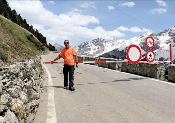 Oft unter- und zu wenig wertgeschätzt: Dem Beruf der Straßenwärter gilt die Kampagne #Respect. (Foto: LPA/Straßendienst)