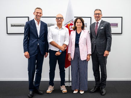 L’ulteriore sviluppo di Fiera Bolzano, il programma degli eventi della prossima stagione e gli investimenti previsti sono stati al centro di un incontro di lavoro. Nella foto, da sinistra: il direttore Thomas Mur, il vicepresidente Andrea Cappello, la presidente Greti Ladurner e il presidente della Provincia Arno Kompatscher. (Foto: USP/Fabio Brucculeri)