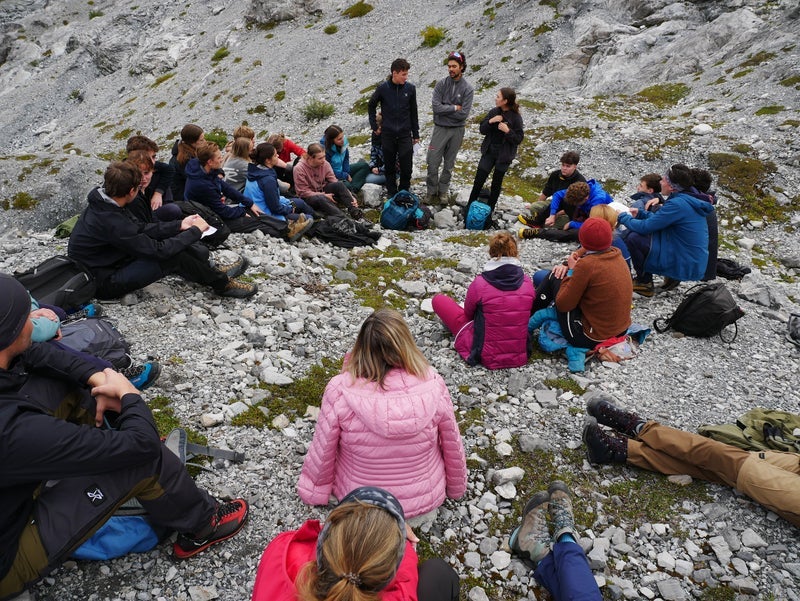 Il camp di glaciologia riscuote ogni anno grande interesse e anche quest'anno è organizzato dalla Ripartizione pedagogica della Direzione Istruzione e Formazione tedesca in collaborazione con la Direzione Istruzione, Formazione e Cultura ladina e con scuole partner germaniche nell'ambito di un progetto Erasmus+. (Foto: USP/Ripartizione pedagogica/Christian Aspmair)