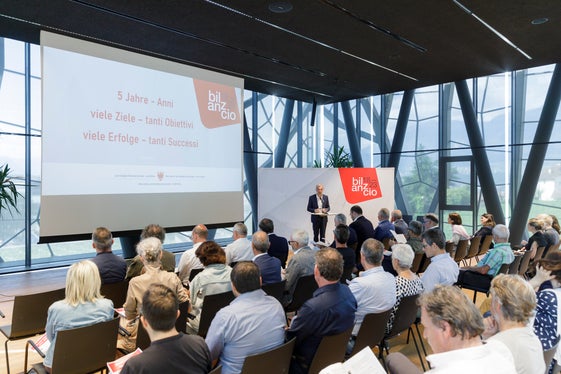 L'assessore provinciale, Arnold Schuler, ha illustrato oggi (3 agosto), nel corso di una conferenza stampa presso la Cantina Bolzano a San Maurizio, il bilancio dei suoi cinque anni di attività alla guida di settori fondamentali come Agricoltura e Foreste, Turismo e Protezione civile (Foto: ASP/Tiberio Sorvillo)