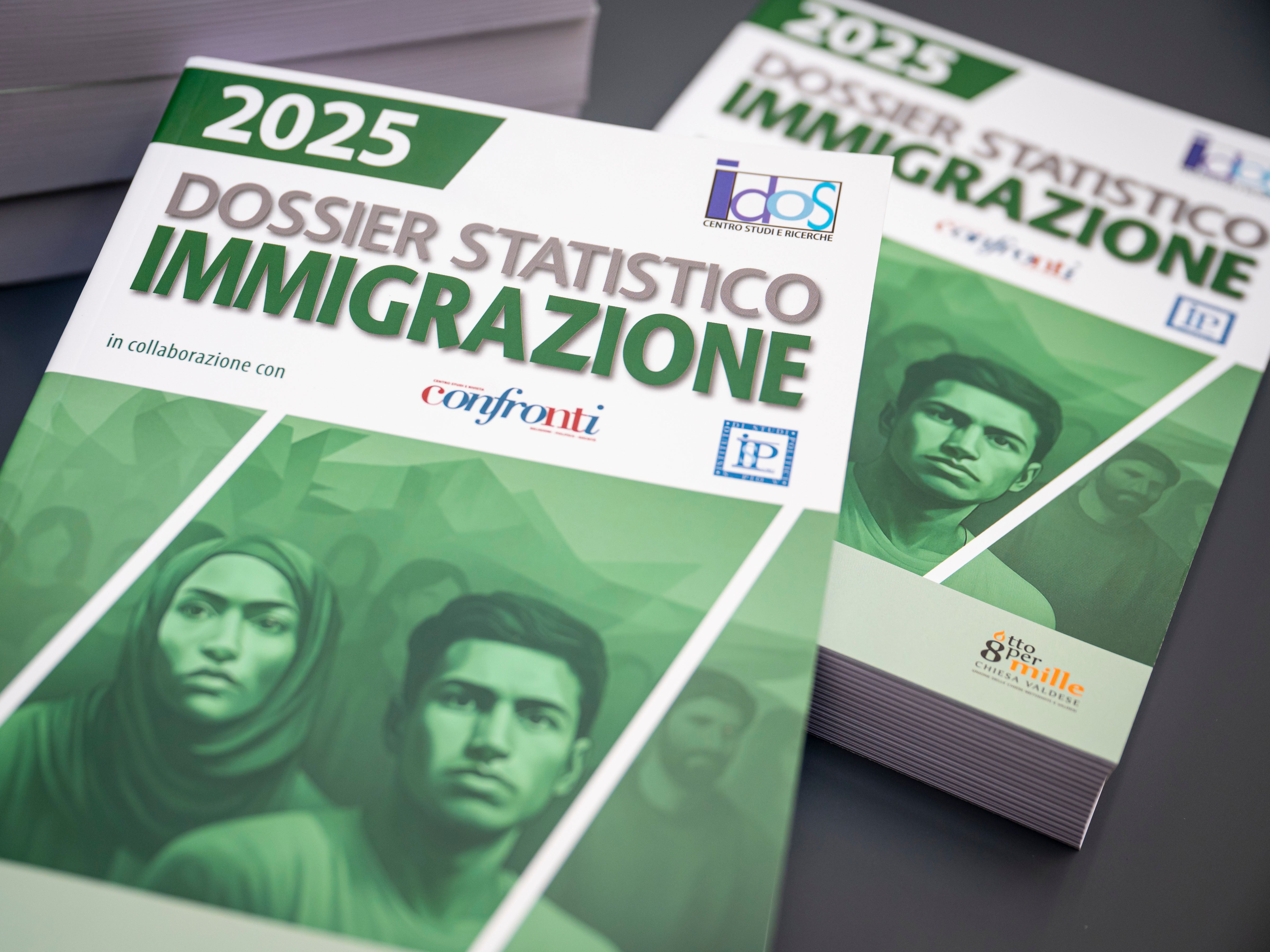 Das Jahrbuch zur Einwanderung 2025 fasst aktuelle Daten und Entwicklungen zur Migration in Südtirol zusammen. Ende 2024 lebten laut ISTAT 57.857 Menschen mit ausländischer Staatsbürgerschaft in Südtirol. (Foto: LPA/Fabio Brucculeri)