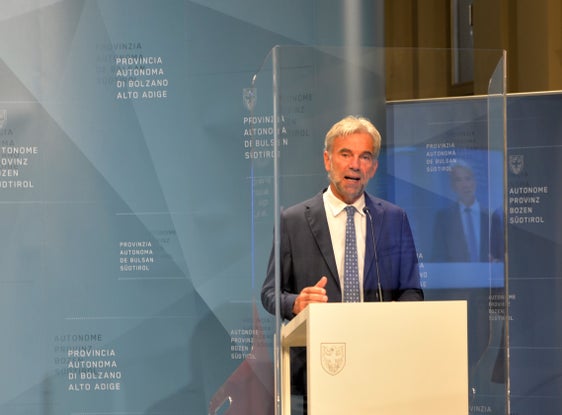 Bevölkerungsschutzlandesrat Schuler: Dank allen Beteiligten, freiwilligen wie hauptamtlichen Experten für ihren pausenlosen Einsatz während der Starkregen-Tage auch über das anstrengende Wochenende. (Foto: LPA/Michela Antino)