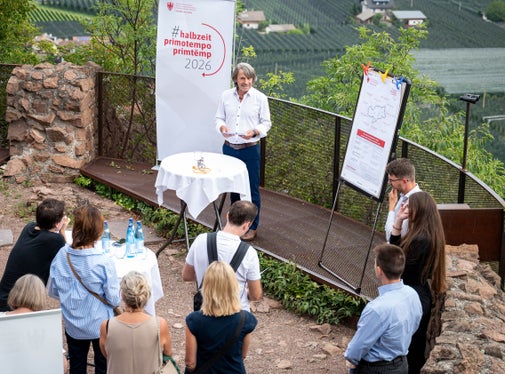 Nach und nach entstehe ein eng abgestimmtes Netz an Diensten für die Gesundheitsversorgung, das ineinandergreifend funktioniert erklärte Gesundheitslandesrat Hubert Messner bei seiner #halbzeit-Pressekonferenz auf Schloss Sigmundkron und verwies darauf, dass die wohnortnahe Versorgung&nbsp;künftig noch weiter ausgebaut werde. (Foto: LPA/Fabio Brucculeri)