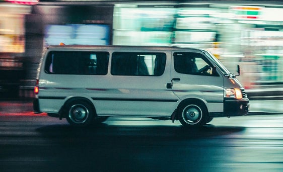 Le piccole imprese che utilizzano mezzi di trasporto a basse emissioni possono presentare domanda di contributo fino al 15 novembre. La Giunta provincile ha emanato le relative direttive (Foto: Unsplash)