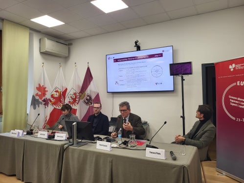 Presentati i risultati intermedi dello studio nei tre territori: da sinistra. Carlotta Giorgis, Alberto Casciano, Franco Fraccaroli e Francesco Pisanu. (Foto: Euregio)