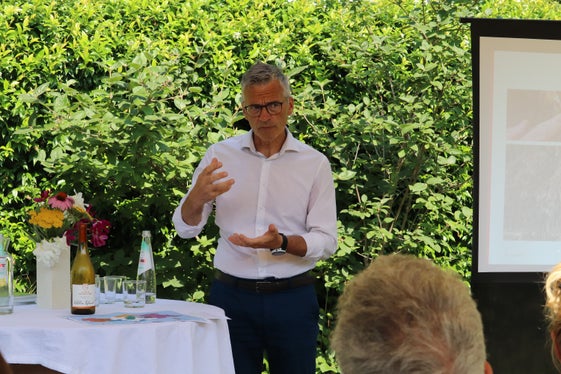 Nel 2023 e nel 2024 si è registrata una leggera diminuzione dell'infestazione da bostrico grazie al clima instabile e ricco di precipitazioni: Günther Unterthiner, direttore della Ripartizione Servizio forestale. (Foto: USP/Maja Clara)