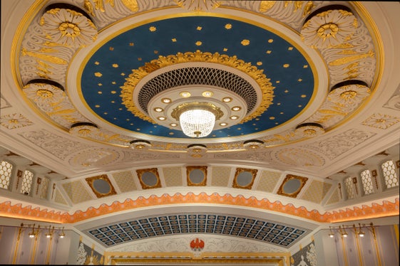 Die Restaurierungsarbeiten im Stadttheater Meran wurden im Sommer abgeschlossen. (Foto: Meraner Stadttheater- und Kurhausverein/Damian Pertoll)