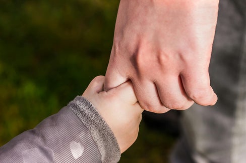 Il Centro Affidi organizza, in collaborazione con l'Ufficio per la Tutela dei minori e l'inclusione sociale, giornate formative per famiglie affidatarie. (Foto: Pexels/La foto può essere utilizzata solo per la pubblicazione di questo comunicato)