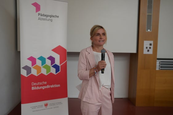 Prämierungsfeier der Schul-Olympiaden: Koordinatorin Kathrin Fill (Foto: LPA/Deutsche Bildungsdirektion/Margit Pichler)