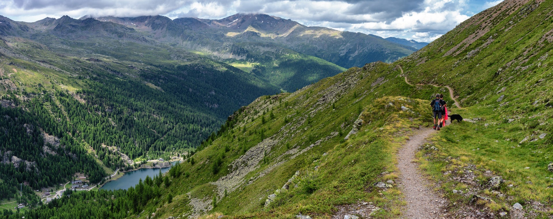 Blick auf den Weißbrunnsee im hintersten Ultental. (Foto Unsplash/Nicola Possi. Das Foto darf nur in Zusammenhang mit dieser Pressemitteilung verwendet werden.)