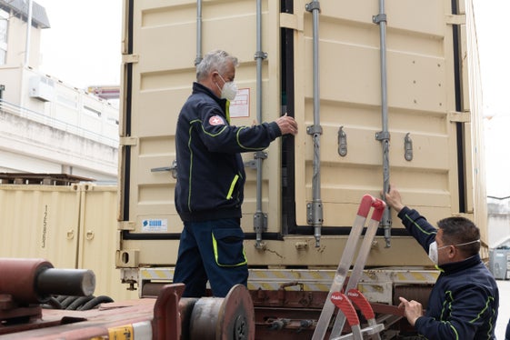 Vier Fahrzeuge aus Südtirol sind Teil des Hilfszuges, der Montagfrüh Richtung Moldawien aufbricht. (Foto: Zivilschutz Weißes Kreuz)