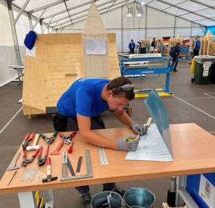 Handwerkliches Talent ist bei den Berufsmeisterschaften ebenso gefragt wie Genauigkeit oder Schnelligkeit. Im Bild eine Wettbewerbssituation von 2021 (Foto: LVH/Worldskills Italy)