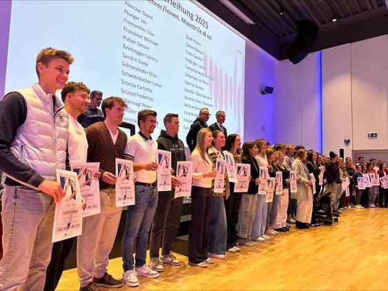 Sci alpino, sullo sfondo l'assessore provinciale, accanto al direttore tecnico sci alpino Maritn Corradini.