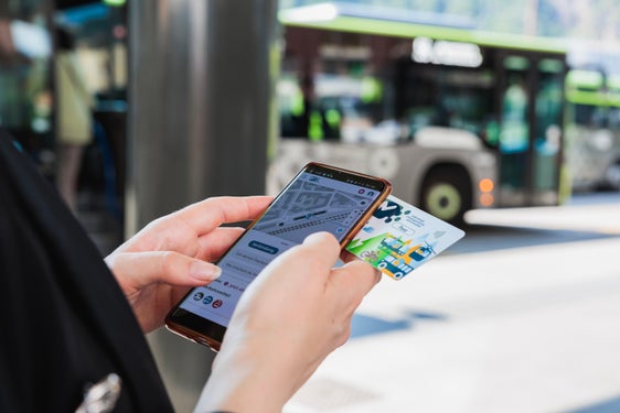 A tre mesi dall’apertura del nuovo portale per ordini e rinnovi dell’altoadigemobilità U19 Pass, sono già state ricevute oltre 30.000 richieste online. (Foto: USP/STA-Strutture Trasporto Alto Adige)