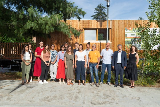 Das Projektteam des Tiny FOP MOB, ein mobiles Reallabor, das Bauprojekt sowie Bildungs- und Forschungsinitiative zugleich ist. (Foto: LPA)