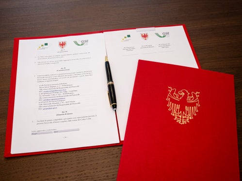 Mit der neuen Rahmenvereinbarung soll das Land Südtirol bei der Umsetzung des Klimaplans Südtirol 2040 und bei der Erreichung der vom staatlichen Wiederaufbau- und Resilienzplan (PNRR) sowie der vom nationalen Energie- und Klimaplan (PNIEC) festgelegten Ziele unterstützt werden. (Foto: LPA/Fabio Brucculeri).