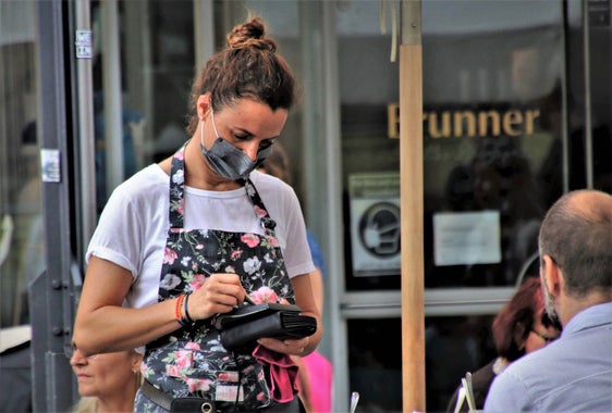 Um die Anstellungen im Gastgewerbe, die Rolle des Stammpersonals, die Unterschiede zwischen Gastronomie und Beherbergung, um Branchenwechsel und Rekrutierungsformen geht es im neuen Arbeitsmarkt-News. (Foto: Pixabay)