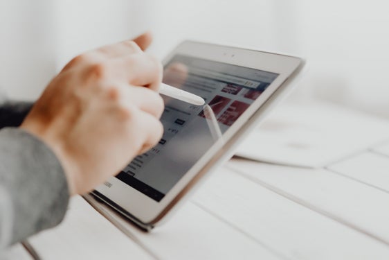 Einfachere und sichere digitale Dienste für Bürger und Betriebe sollen über die Agenda "Südtirol Digital 2022-2026" erreicht werden. (Foto: kaboompics)