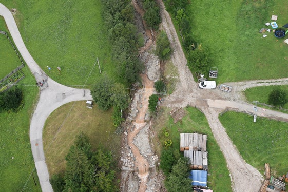 Sopralluogo con l'elicottero il giorno dopo il maltempo. Nell'immagine il rio Bioc a San Martino in Badia  (Foto: ASP/Agenzia per la Protezione Civile/Omar Formaggioni)