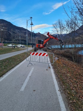 Albert Premstaller e la sua squadra hanno ripreso i lavori lunedì (8 gennaio) partendo dalla sponda destra del fiume, nel tratto tra ponte Sant’Antonio e ponte Talvera (Foto: ASP/Ufficio Sistemazione bacini montani nord dell'Agenzia per la Protezione civile)