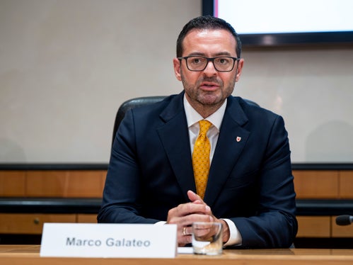 Für uns war unerlässlich, diesen Produktionsstandort zu erhalten, um Kompetenzen, Professionalität und Arbeitsplätze zu sichern, betonte Wirtschaftslandesrat Marco Galateo. (Foto: LPA/Fabio Brucculeri)