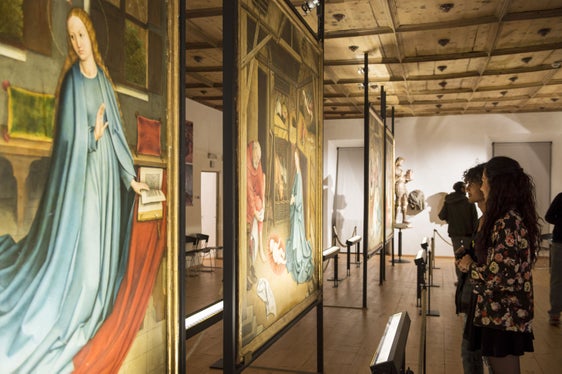 Die Ausschreibung für Projekte im Rahmen des Euregio-Museumsjahres 2025 richtet sich an Museen, Sammlungen und Vereinigungen von Museen in Südtirol. Im Bild das Multscher Museum in Sterzing. (Foto: Alex Filz)