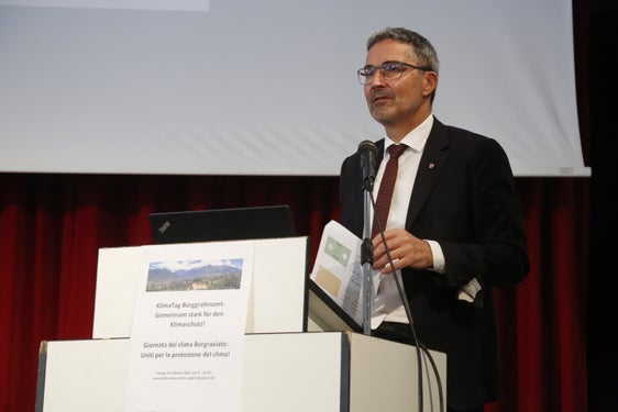 Il presidente Arno Kompatscher alla manifestazione a Merano ha presentato la strategia di sostenibilità dell'Alto Adige. (Foto: ASP/Comunità comprensoriale Burgraviato)