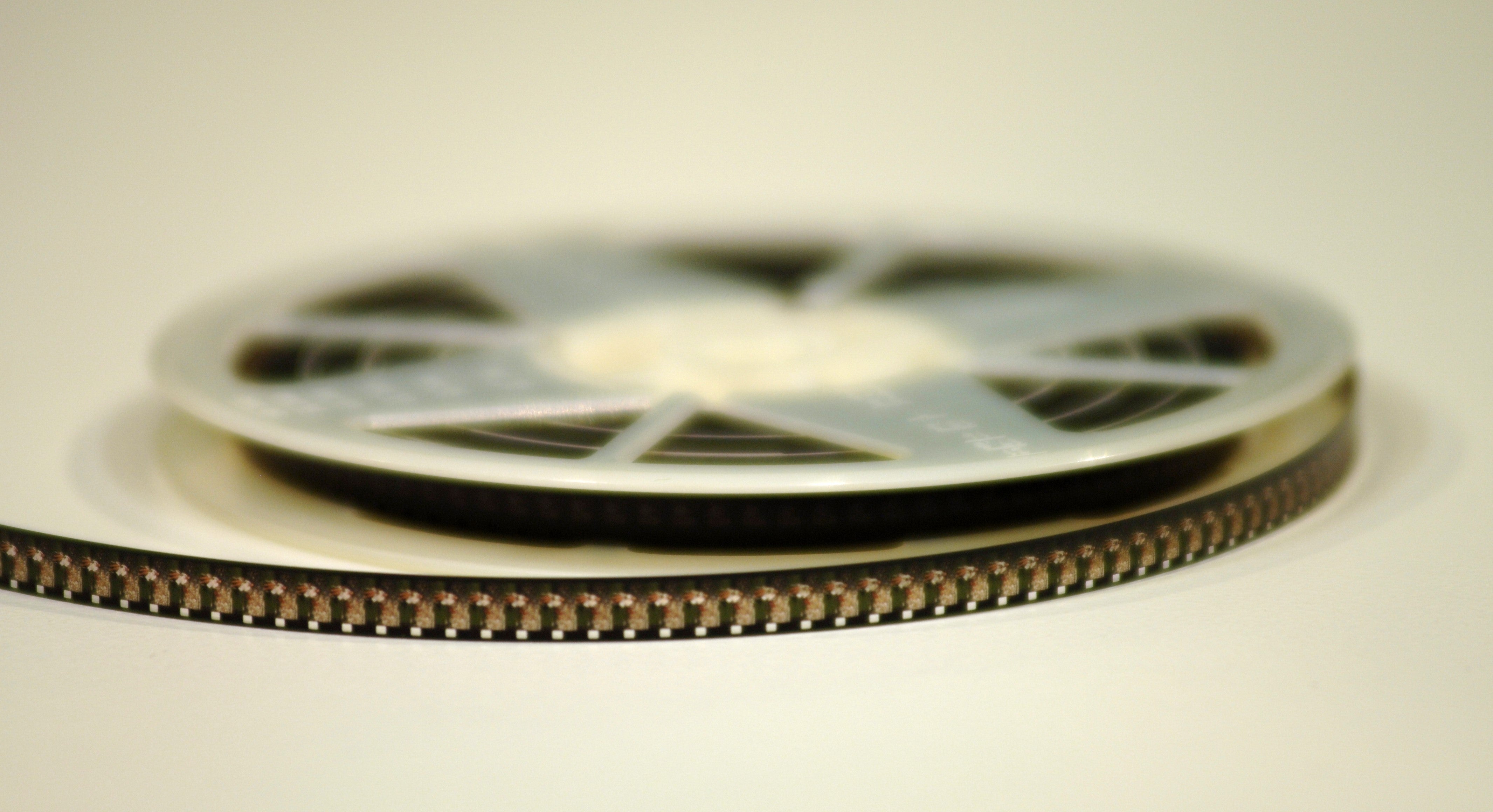 L'Ufficio film e media il 27 ottobre &nbsp;invita i possessori di pellicole a passo ridotto (normalmente 8 o super 8) per proiettare e visionare assieme le proprie pellicole che costituiscono una documentazione storica preziosa e interessante. (Foto: ASP/Ufficio film e media)