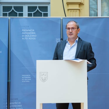Günther Andergassen Amministratore delegato di Alperia Ecoplus: Il collegamento degli edifici della Provincia al teleriscaldamento a Bolzano è un altro passo importante verso un approvvigionamento energetico sostenibile per Bolzano.  (Foto: ASP/Fabio Brucculeri) 