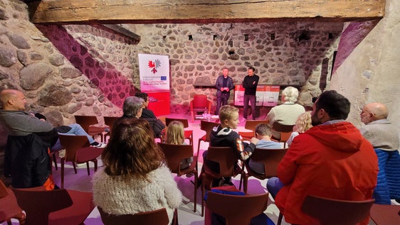 Proseguono gli appuntamenti con i Giovedì culturali dell'Euregio. Il prossimo incontro sarà uno  spettacolo di marionette con accompagnamento musicale per raccontare l'antica fiaba "Holle e di più" (Foto: Euregio)