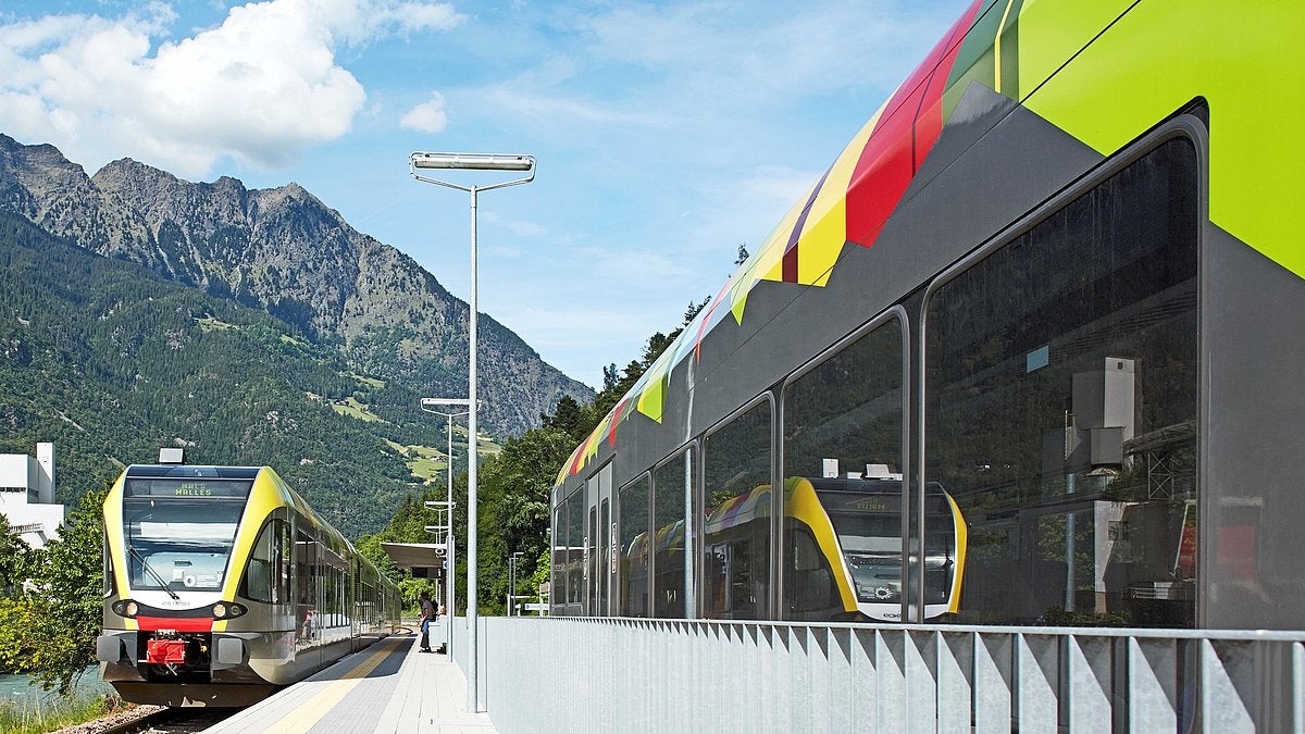 La ferrovia della Val Venosta deve tornare a funzionare sull'intero percorso il prima possibile, ha sottolineato l'assessore provinciale alla Mobilità Daniel Alfreider. (Foto: www.suedtirolmobil.info)