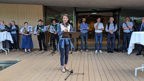 Abteilungsdirektorin Virna Bussadori: Unsere Naturparkhäuser sind Dreh- und Angelpunkt der Informations- und Umweltbildungsarbeit. Hier kann man die große Welt des Naturparks im Kleinen begreifen. (Foto: LPA/Vera Brunetti)