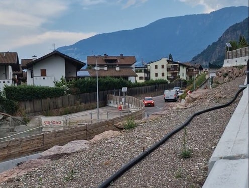 Durante i lavori per la costruzione della circonvallazione di Bronzolo si sta facendo il possibile per ridurre al minimo i disagi al traffico. (Foto: USP/Angelika Schrott)