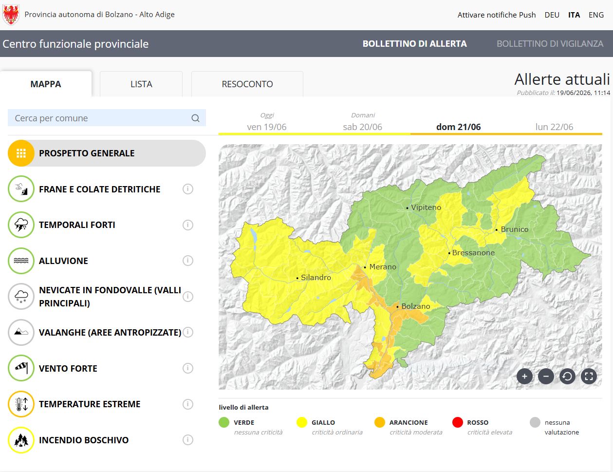A partire da domenica, il bollettino di allerta segnala in alcune zone dell’Alto Adige il secondo livello di allerta più alto, ovvero l’arancione, in relazione alle temperature estreme. (Fonte: Bollettino di allerta del Centro funzionale provinciale dell’Agenzia per la Protezione civile)