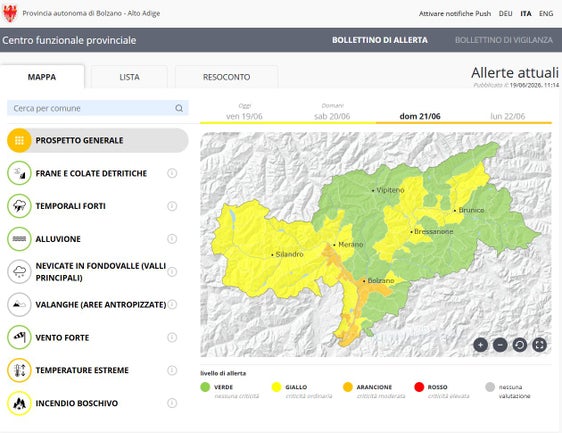 A partire da domenica, il bollettino di allerta segnala in alcune zone dell’Alto Adige il secondo livello di allerta più alto, ovvero l’arancione, in relazione alle temperature estreme. (Fonte: Bollettino di allerta del Centro funzionale provinciale dell’Agenzia per la Protezione civile)