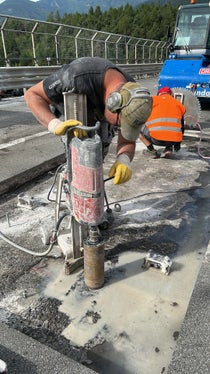 Dopo urgenti e impegnativi lavori di risanamento, il traguardo si sta avvicinando e da martedì 22 luglio dovrebbe essere nuovamente possibile transitare sul ponte a pieno regime. (Foto: USP/Dipartimento Infrastrutture e Mobilità)