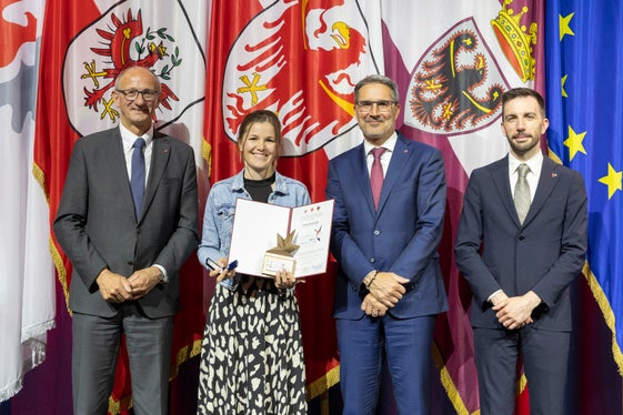 Una dla premiedes de Südtirol: Sara Burger dla Südtiroler Katholische Jugend. (Foto: Land Tirol/Die Fotografen)